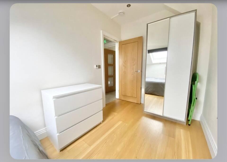 Luxury 4-Bed Apartment With Balcony & Garden, Near Emirates Stadium, 15 Mins To Central London Exterior photo